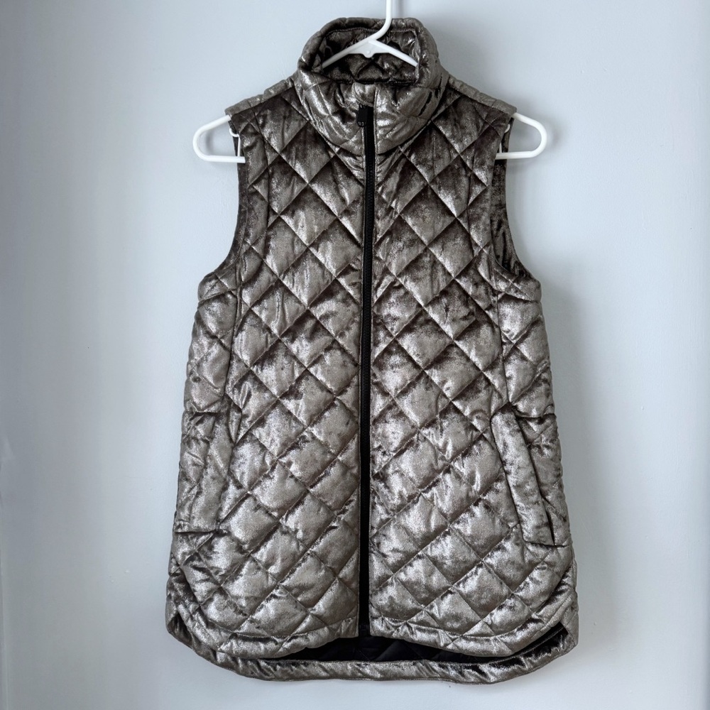 Athleta Whisper Featherless Velvet Quilted Vest Metallic Silver Layering XXS